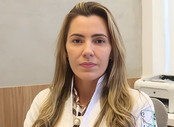 Dr. Lívia Freitas - Otorrinolaringologista